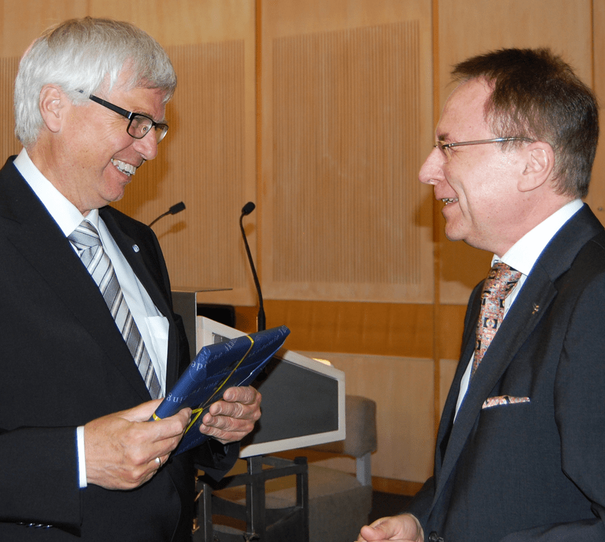 Bild Stiftung verabschiedete bisherigen Schirmherrn