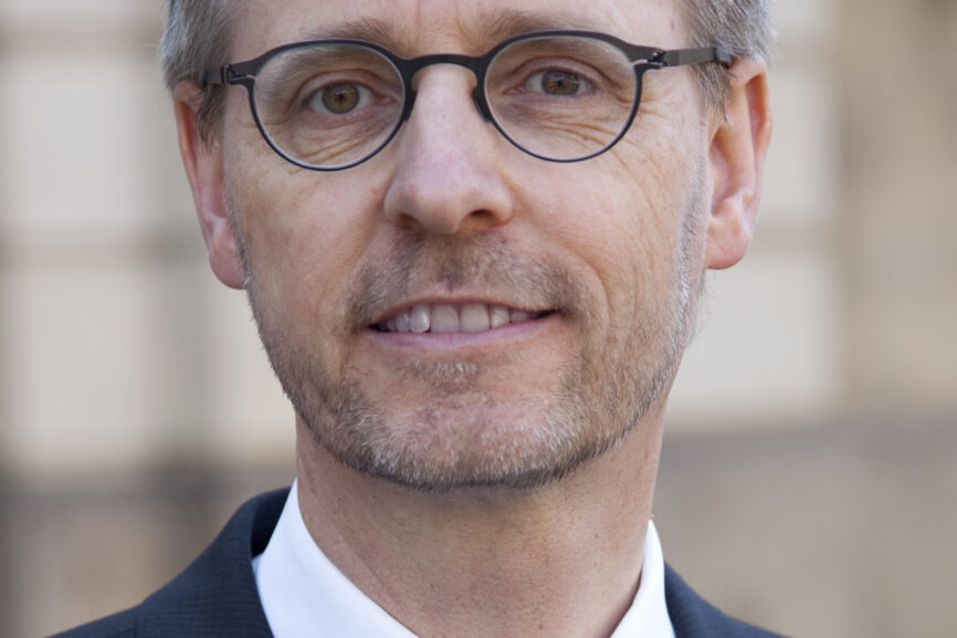 Bild Gottes Nähe ist kein einfaches Glück – Eine verharmlosende Jahreslosung und unser politisches Engagement