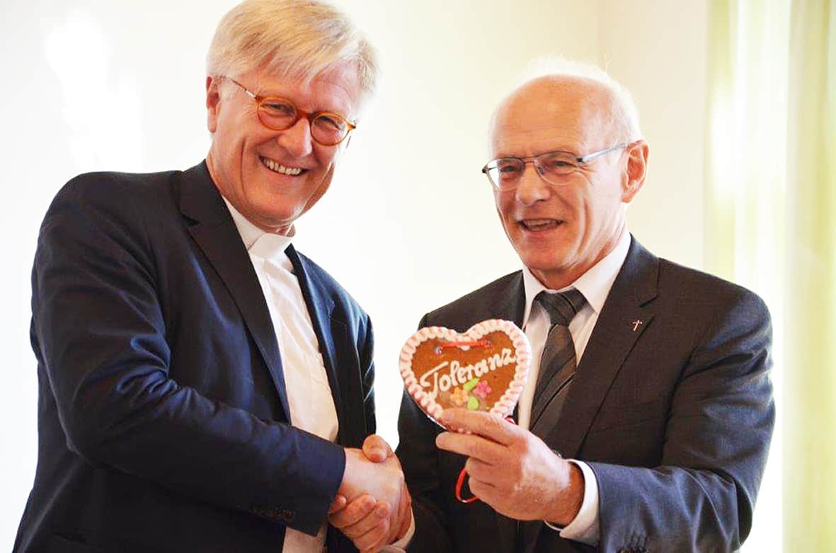 Bild Wiesn-Herzerl rufen zur Toleranz auf