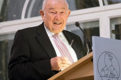 Bild Politiker fordern neues Verhältnis zu Russland