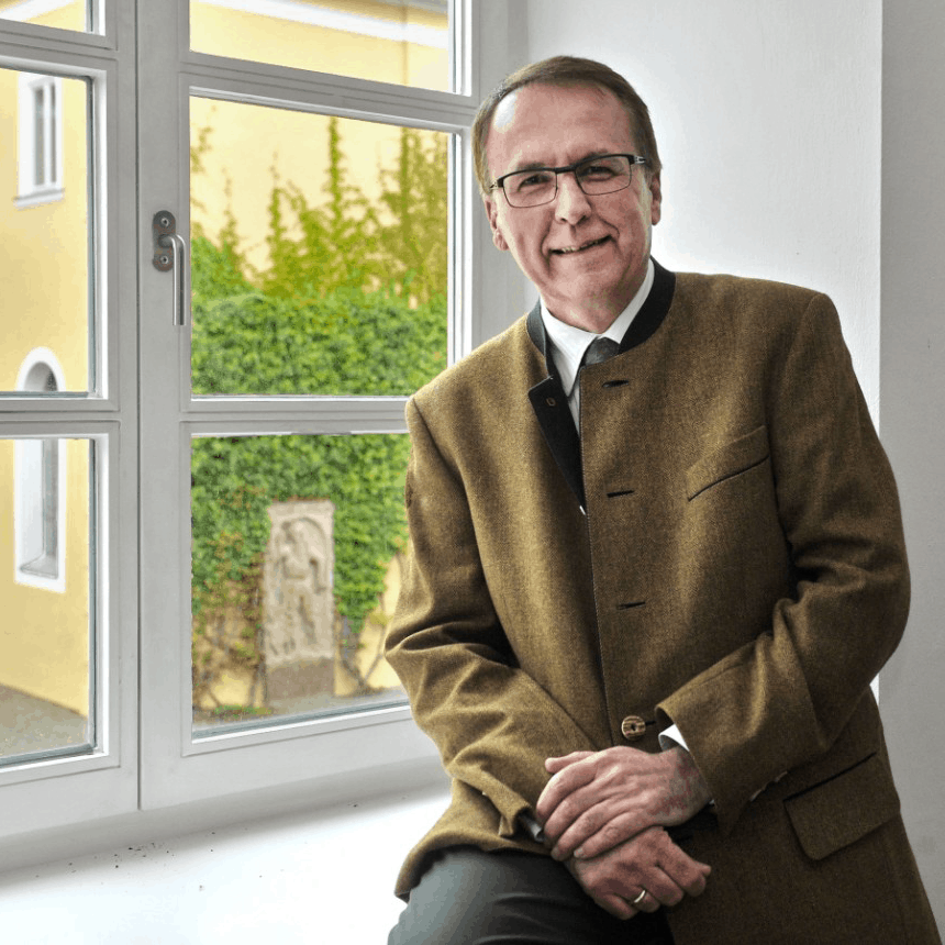 Bild Akademiedirektor Udo Hahn 5 Jahre im Amt