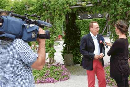 Bild TV-Interview mit Akademiedirektor Udo Hahn