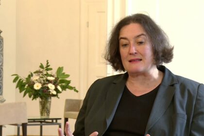 Bild Monika Franz zum Themenkomplex „Gewalt“