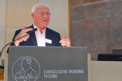 Bild „Das Recht auf Rechtfertigung kapitalistischer Arbeitsverhältnisse“, Teil 2