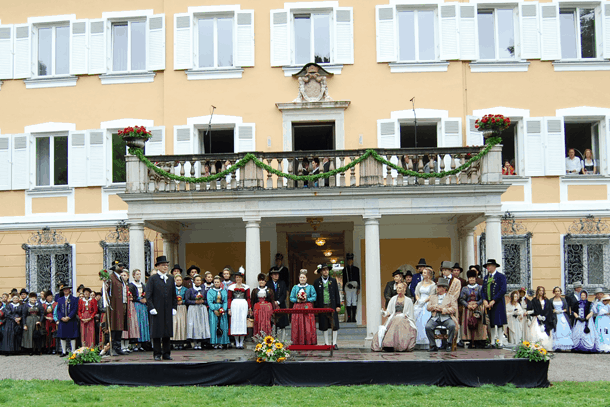 Bild Fischerhochzeit 2017 – die Akademie bot prachtvolle Kulisse