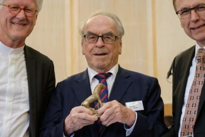 Bild Jürgen Moltmann mit „Tutzinger Löwen“ ausgezeichnet