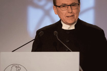 Bild „Predigten sind nicht unpolitisch“ – Akademiedirektor Udo Hahn beteiligt sich an Pro & Kontra