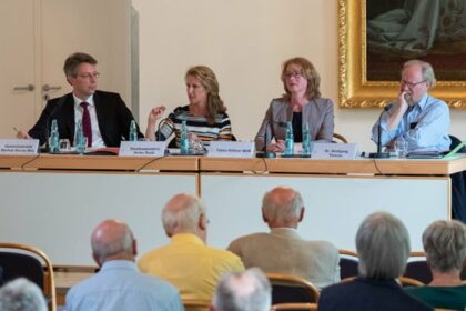 Bild Politischer Club zu „Medien im Wandel – Medien in der Krise?“ – zum Nachhören