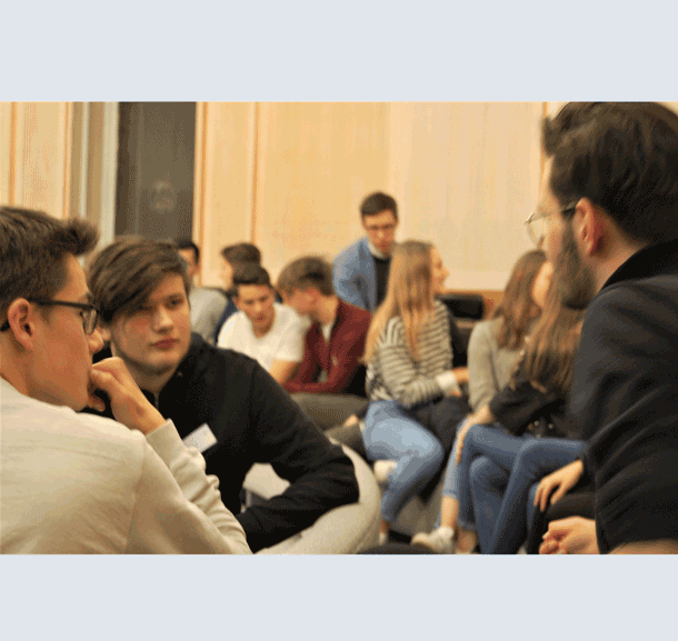 Bild Vertrauen wir Algorithmen mehr als unseren eigenen Fähigkeiten?