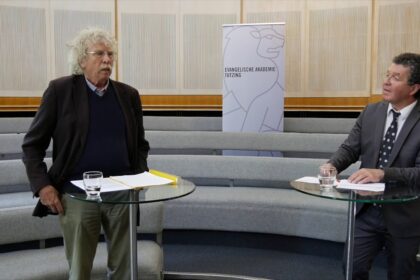 Bild Johano Strasser im RotundeTalk – „Kann man zu dem zurückkehren, was früher ’normal‘ war?“