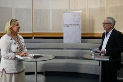 Bild Katrin Stoll im RotundeTalk – „Corona: Fassungslosigkeit, Neugier und Pragmatismus“