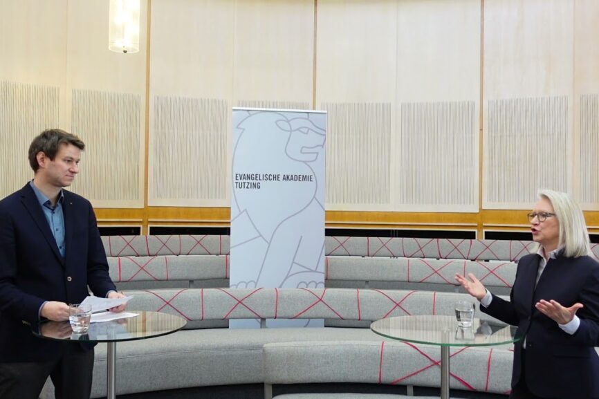 Monika Schnitzer im Rotunde Talk – “Da hätte man sich doch etwas mehr Geschwindigkeit gewünscht”