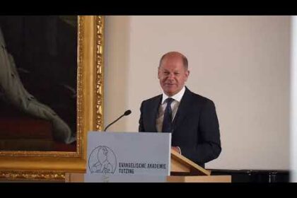 Bild Olaf Scholz in Tutzing: „Die Zukunft unserer Demokratie entscheidet sich nicht bei uns allein“