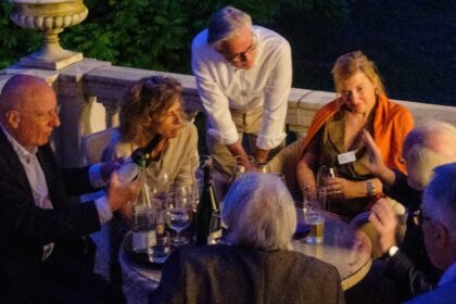 Politischer Club, Abendstimmung