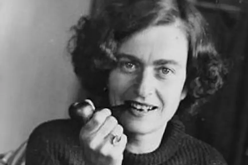 Marie Luise Kaschnitz Pfeife rauchend