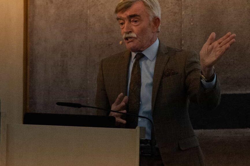 Hans-Lothar Domroese