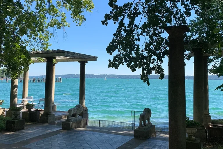 Blick auf den Starnberger See Löwenterrasse