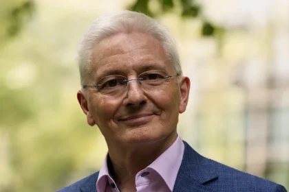 Dr. Wolfgang Schuhmacher