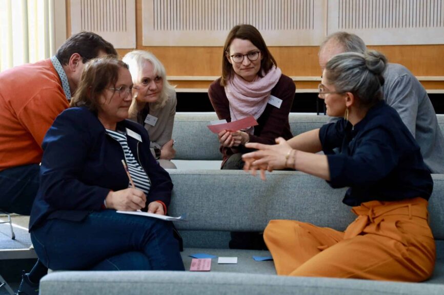 Austausch im Auditorium der Akademie