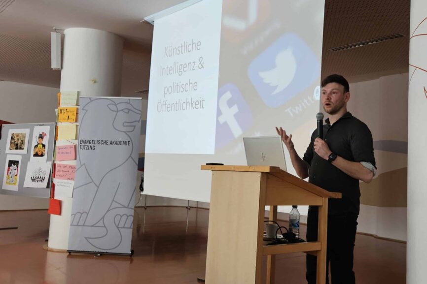 Maximilian Nominacher beim Studientag der EAT in Straubing