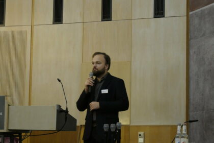 Dr. Mario Berkefeld bei seinem Vortrag in der Evangelischen Akademie Tutzing