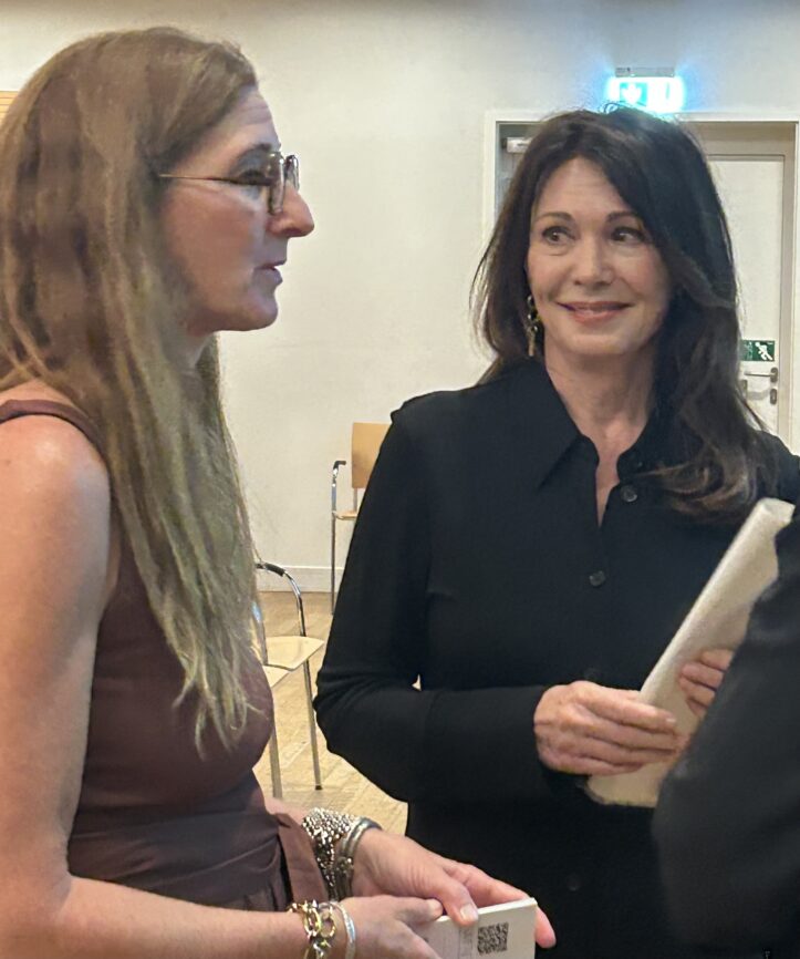 Beth Lane und Iris Berben