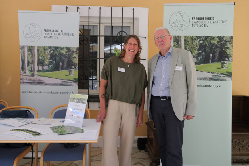 Maria Kisslinger und Frank Kittelberger vom Freundeskreis der Evangelischen Akademie Tutzing