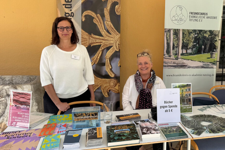Stand der Stiftung Schloss Tutzing am Tag der offenen Tür der Evangelischen Akademie Tutzing 2026
